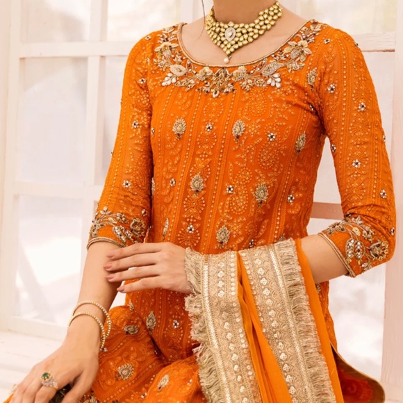 JAVERIA ZOA FORMAL PAKISTANI/INDIAN WEDDING WEAR - Picture 3 of 4